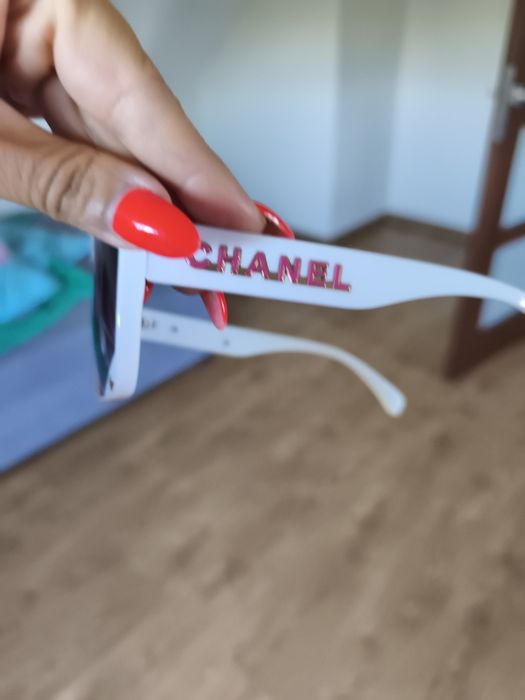 Okulary logo białe Chanel