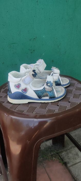 Босоніжки дитячи, розмір 22, устілка 14 см