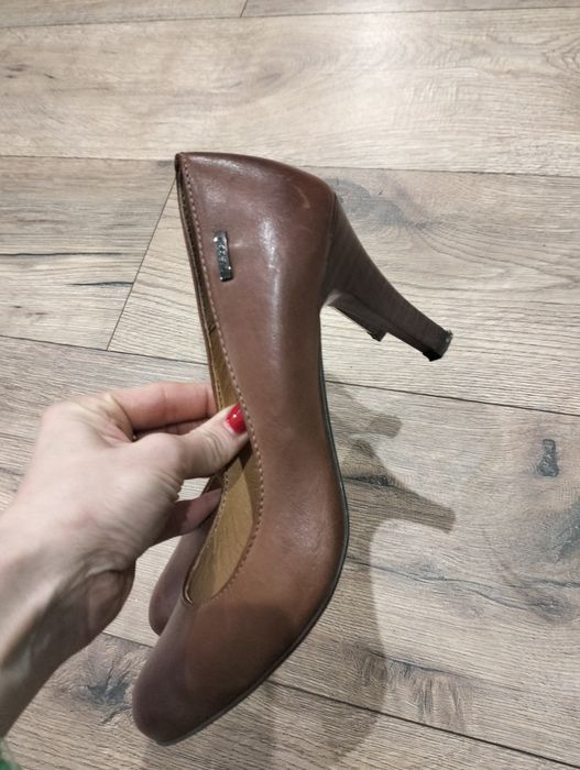 Czółenka na obcasie