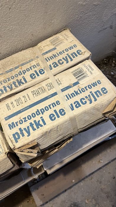 Mrozoodporne klinkierowe płytki elewacyjne.