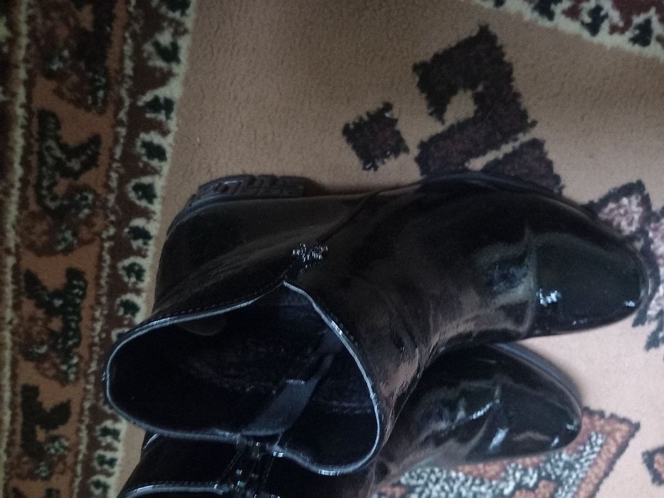 Czarne botki lakierki roz 38