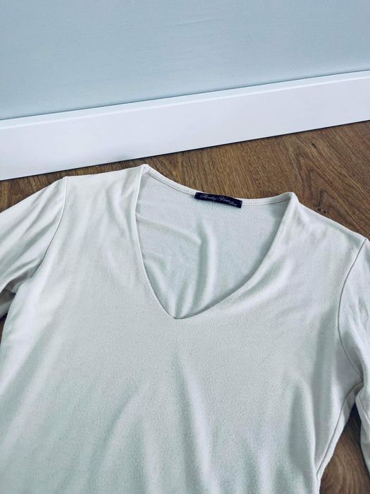 Randez vous Paris bluzka koszulka dekolt v klasyczna