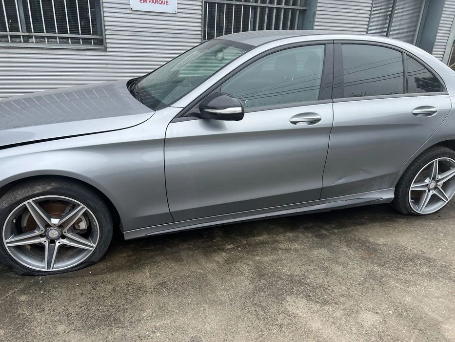 Para peças MERCEDES-BENZ Classe C (W205)