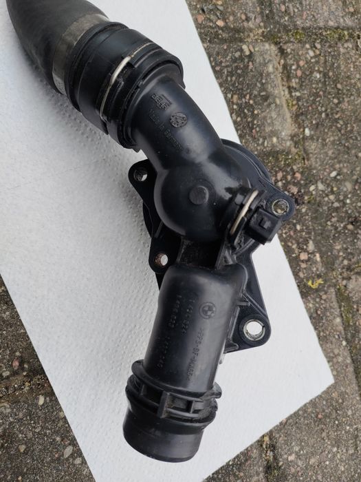 Termostat z czujnikiem i wężem BMW M54B30