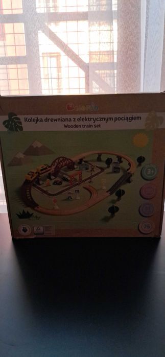 Kolejka Elefun 82371 Z Elektrycznym Pociągiem Drewniana