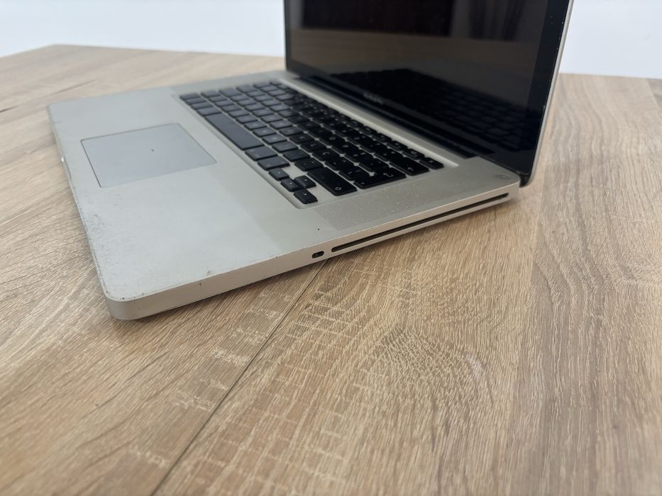 MacBook Pro mid 2010 15’ A1286 - Peças
