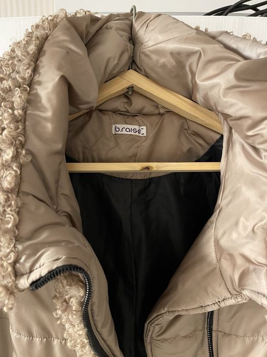 Пуховик женский с капюшоном