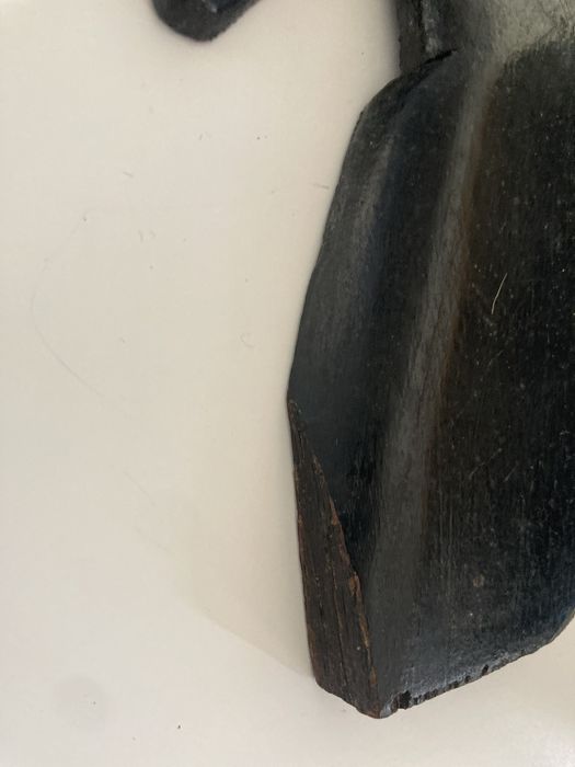 Escultura Africana de Perfil