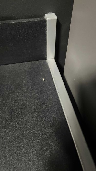 Biurko czarne z metalową ramą