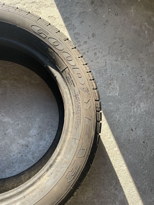 225/55 r17C Goodyear  cargo vector