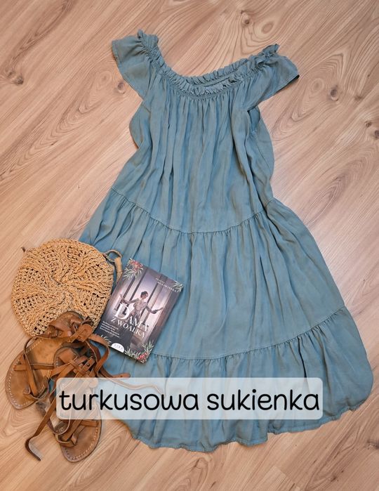 letnia sukienka z falbankami