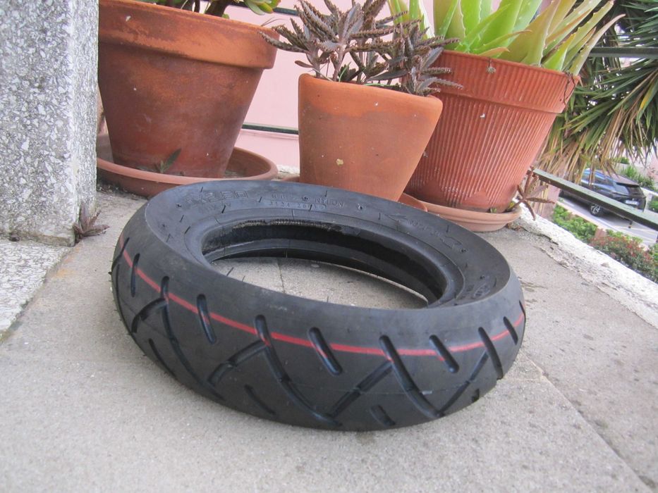 Pneu preto CST externo para trotinete ou scooter 10x2.50 Novo