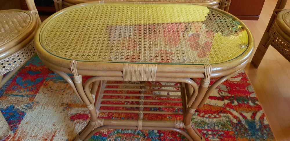 Zestaw rattanowy stan niemal idealny: 2 fotele, sofa, stolik ze szkłem