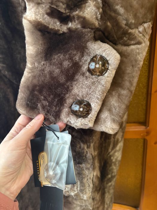 Мутонова шуба з норкою