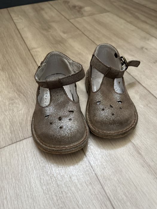 Туфельки дитячі