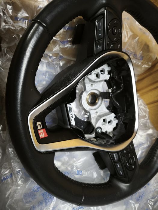 Kierownica Toyoty RAV4 2021