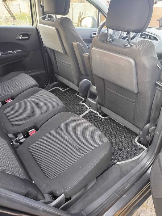 Продам Peugeot 5008