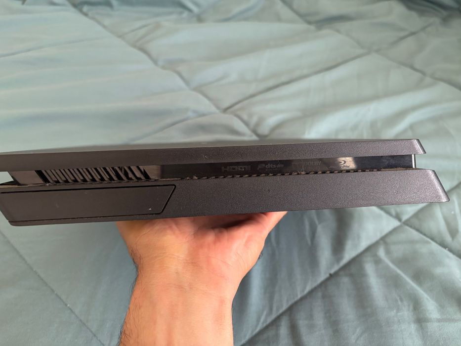 PlayStation 4 slim