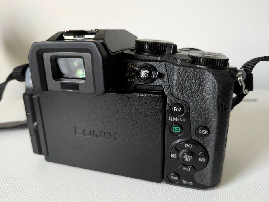 Panasonic Lumix G7 4K + Extras - Como Nova