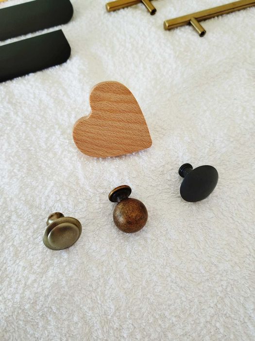 150 Puxadores de armários e gavetas todos em metal