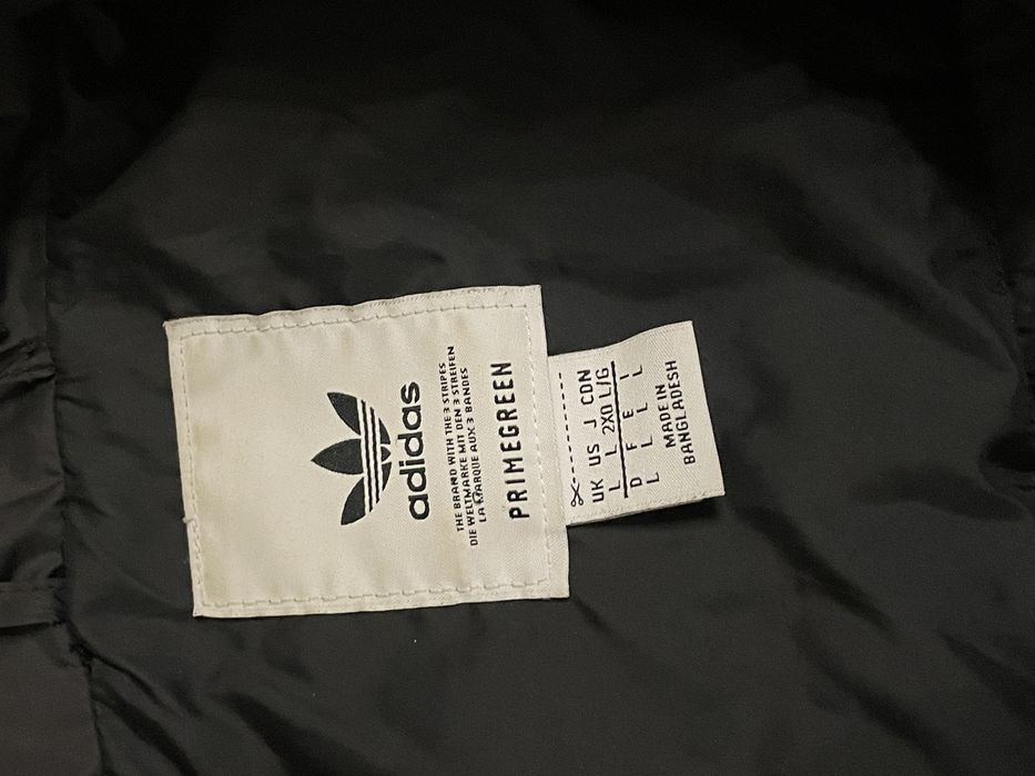 ADIDAS puffer jacket- L