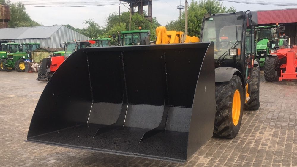 Ковш. Ківш зерновий для Manitou та JCB.