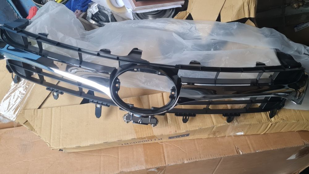 Решітка радіатора Toyota Camry 50 55 USA решетка радиатора бампера