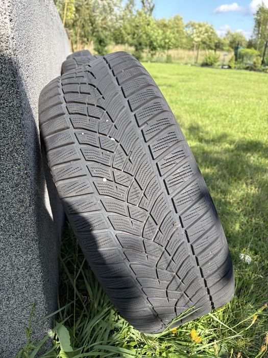 Opony z orginalnymi felgami mercedesa 245/45 R18