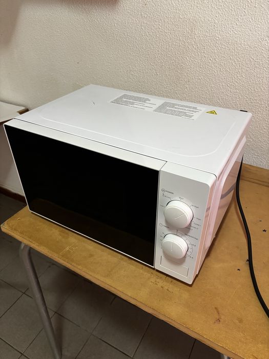 Microondas semi novo
