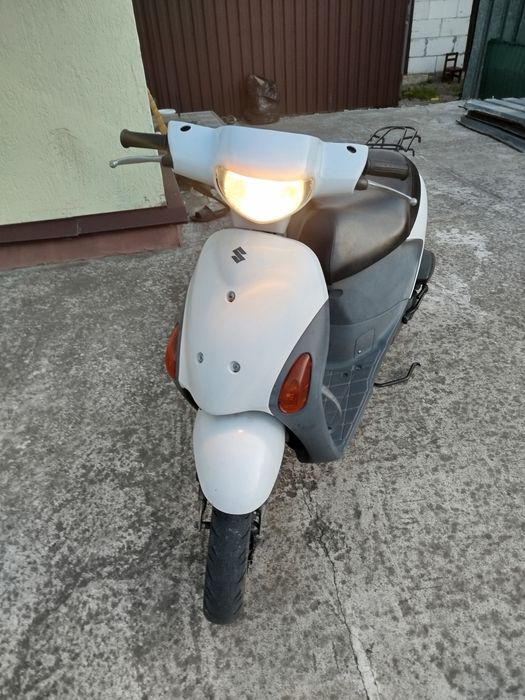 Suzuki Lets 4
