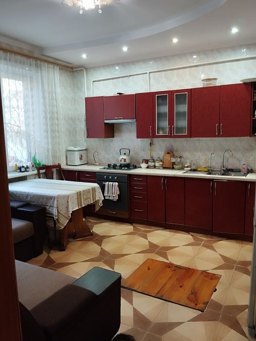 Сдам дом Мясоедовская 3 к 100 м + мансарда 2 к , ремонт, подвал есть