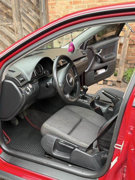 Ауді а4 б6 2001 1.6 бензин,в гарному стані