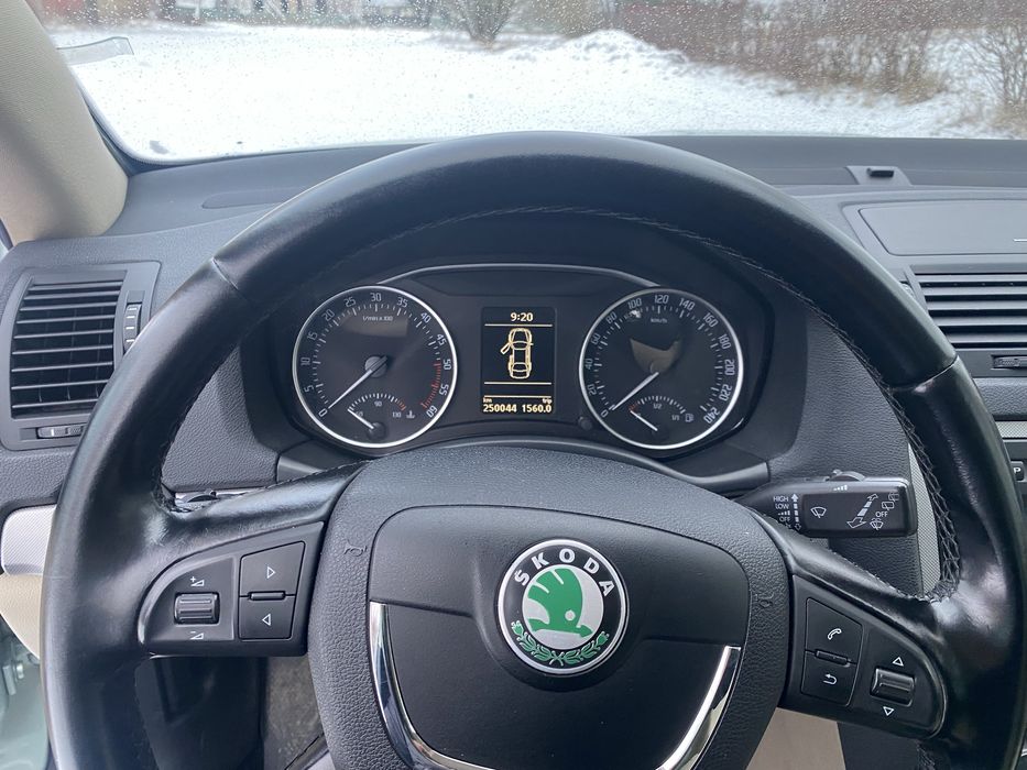 Автомобіль skoda octavia