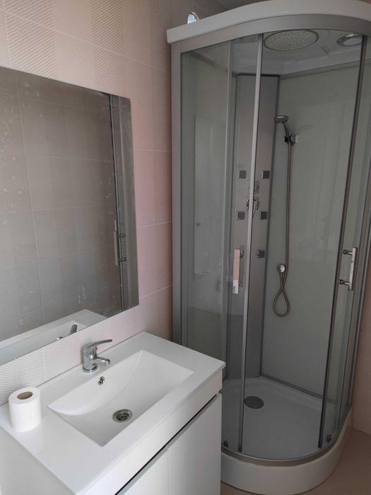 Quarto com WC - casa banho privado perto das Universidades (Permite deslocação a pé)