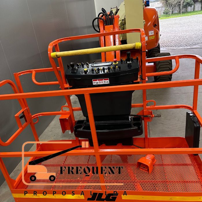 Plataforma elevatoria articulada 16 metros