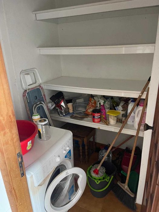 Arrenda-se quarto individual na Av. Marquês de Pombal LEIRIA  - DESPESAS INCLUIDAS