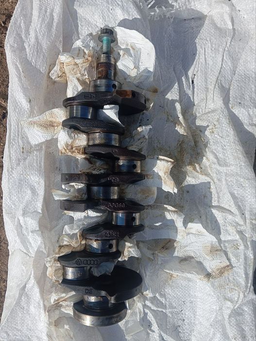 Колінвал, шатуни VW Golf IV 1.4 v16