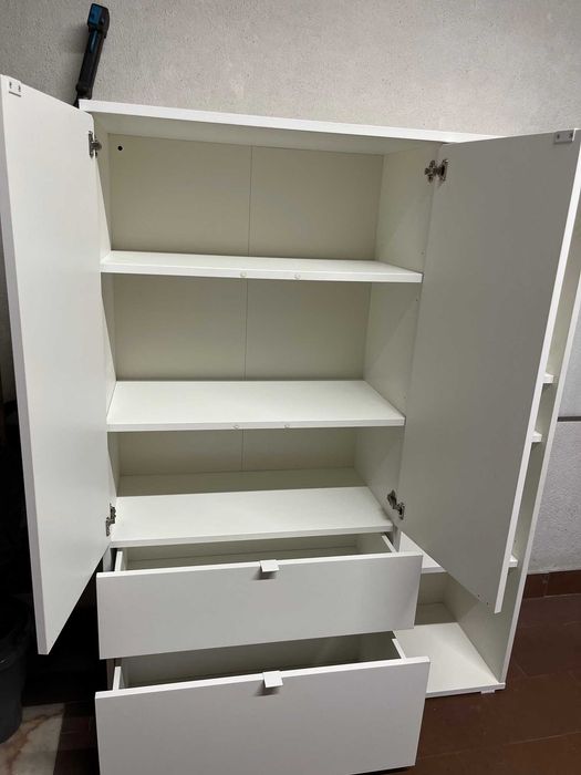 Armário IKEA VIHALS (como NOVO)