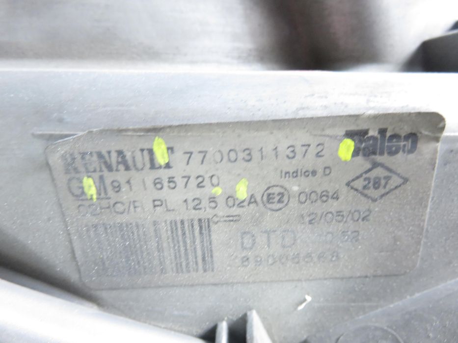 Lampa Prawa Przednia Renault Trafic II