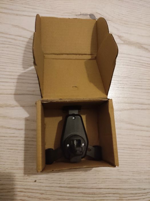 Uchwyt do telefonu na kratkę samochodową