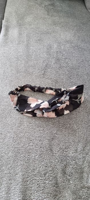 damska opaska na głowę