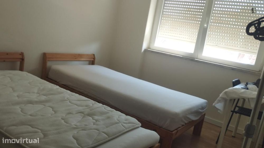 Quarto - localizado em Caldas da rainha
