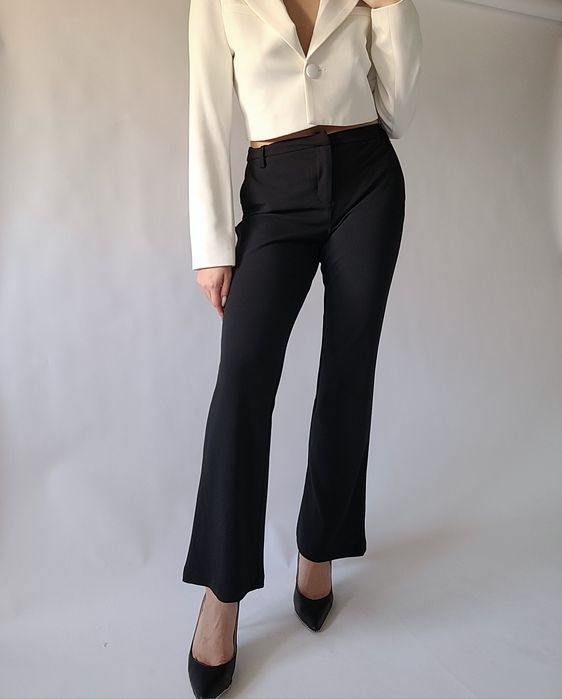 Czarne eleganckie spodnie dzwony średni stan flare M 38 y2k office