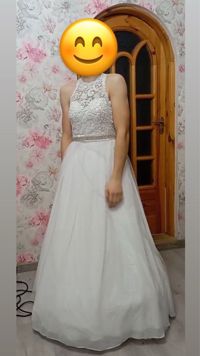 Весільна сукня .