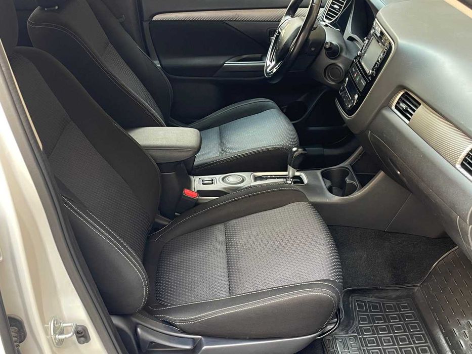 Продам Mitsubishi Outlander 2015. Можна в розстрочку, під викуп.