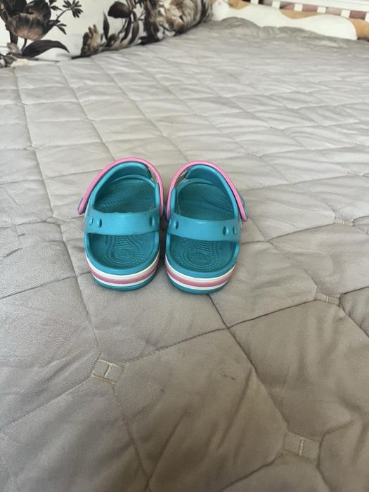 Продам  босоніжки crocs