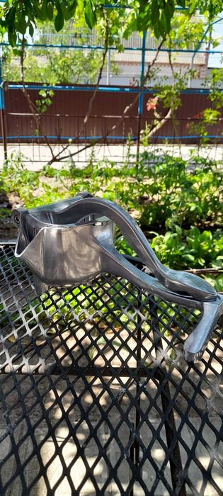 Продам ручную соковыжималку