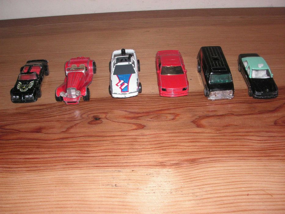 Carros Miniaturas Matchbox, Hot Wheels e Poliguri ( Táxi )