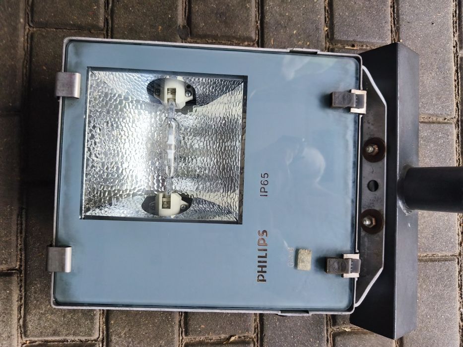 Lampa -IP65 nie używana.