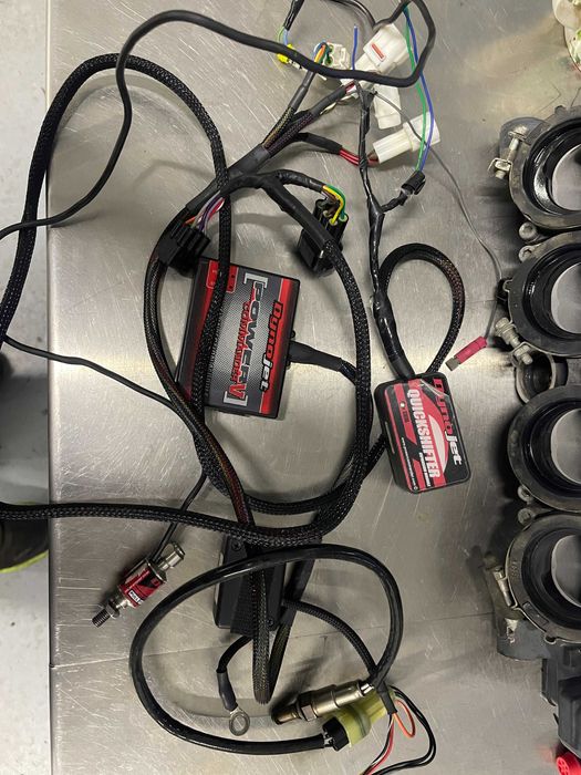 PowerCommander5 22-006 Yamaha  R1 09-11 RN22 Quickshifter full pakiet